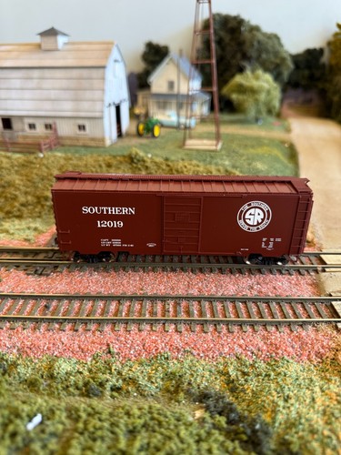 HO MTH HO 81-74037 40' PS-1 Boxcar Southern #12019 (como se entrega).   IOB | Zustand: New