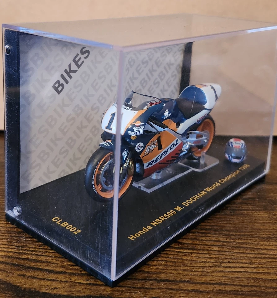 Ixo 1/24 Scale Motorcycle CLB002 Honda NSR500 M. Doohan World Champion 1998 - Image 4 of 4