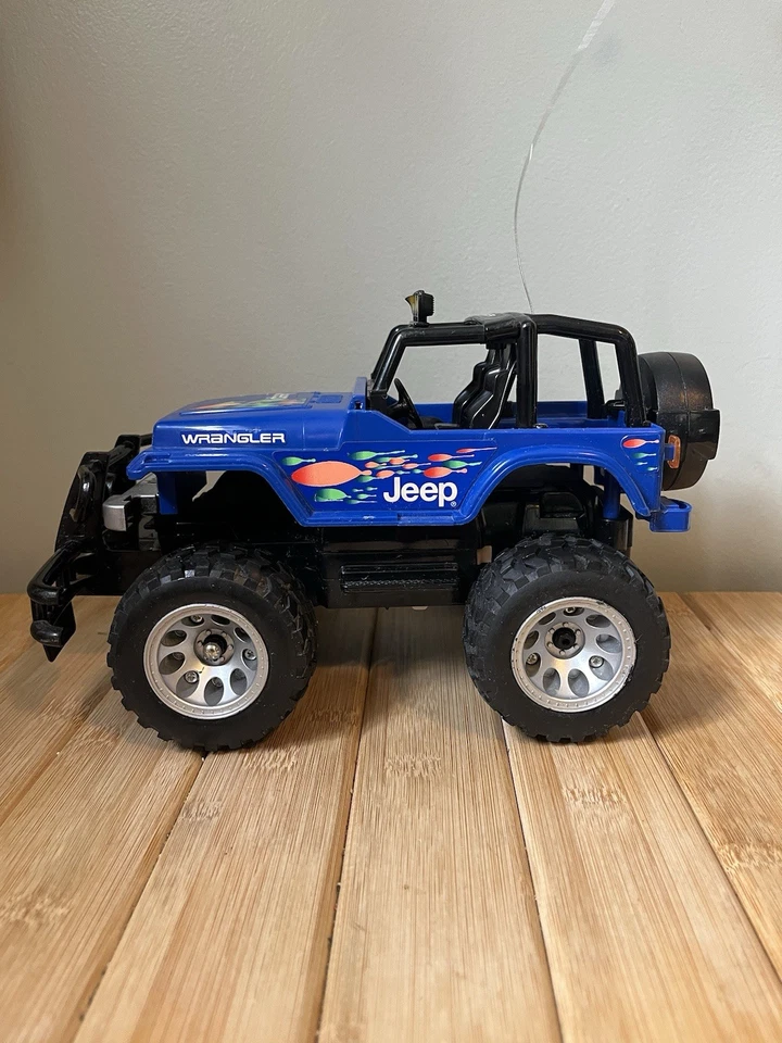 Nikko Radio Control Jeep Wrangler  20817.  27 Mhz 1/20 scale.  Tested Functional - Image 4 of 4
