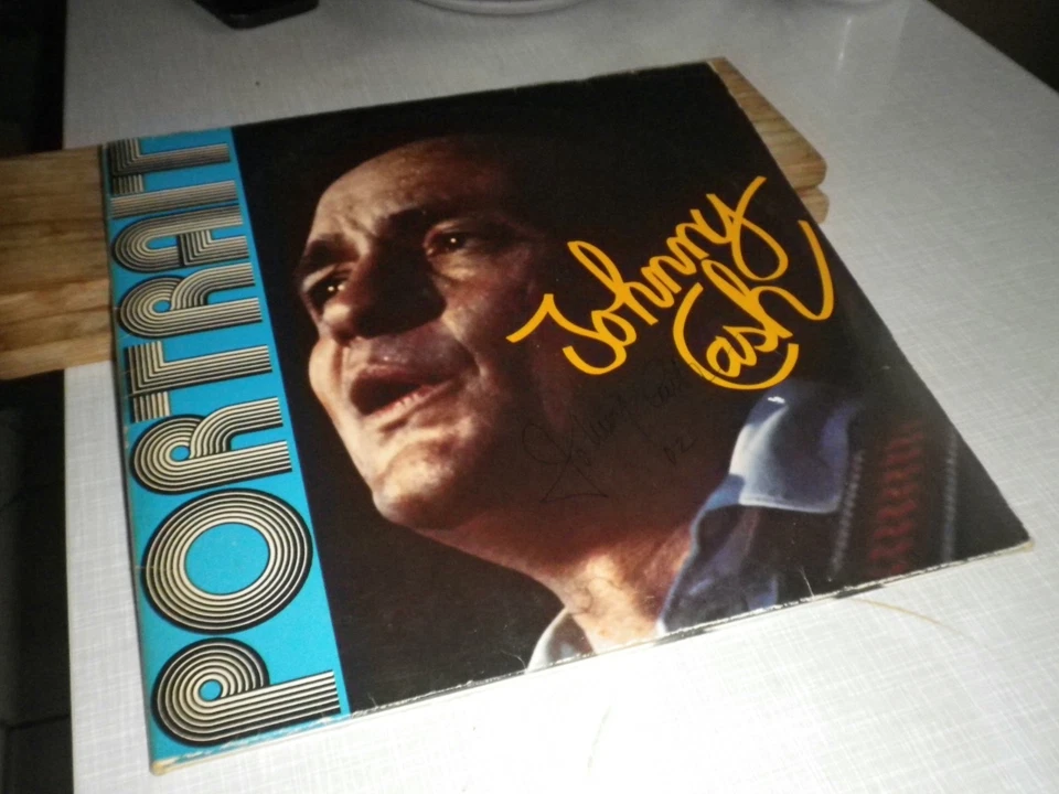 JOHNNY CASH signed Autogramm signiert auf "Portrait" Vinyl Schallplatte 2 LP !!! - Bild 3 von 4