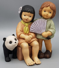 GOEBEL Figur Limpke NINA in Vietman mit Freundin & PANDA ca.14,3cm limitiert TOP