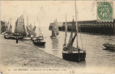 CPA Le Treport - Entree du Port a Maree Basse SCHIFFE (1206974)