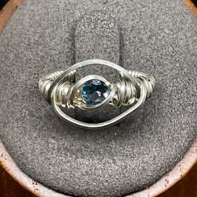 NEW Shiny Magic Rocks Blue Topaz Ring Size 5 - Sky Blue Sparkle
