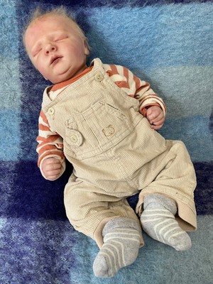 Gebrauchte Reborn Puppe - Owen schläft (Junge)