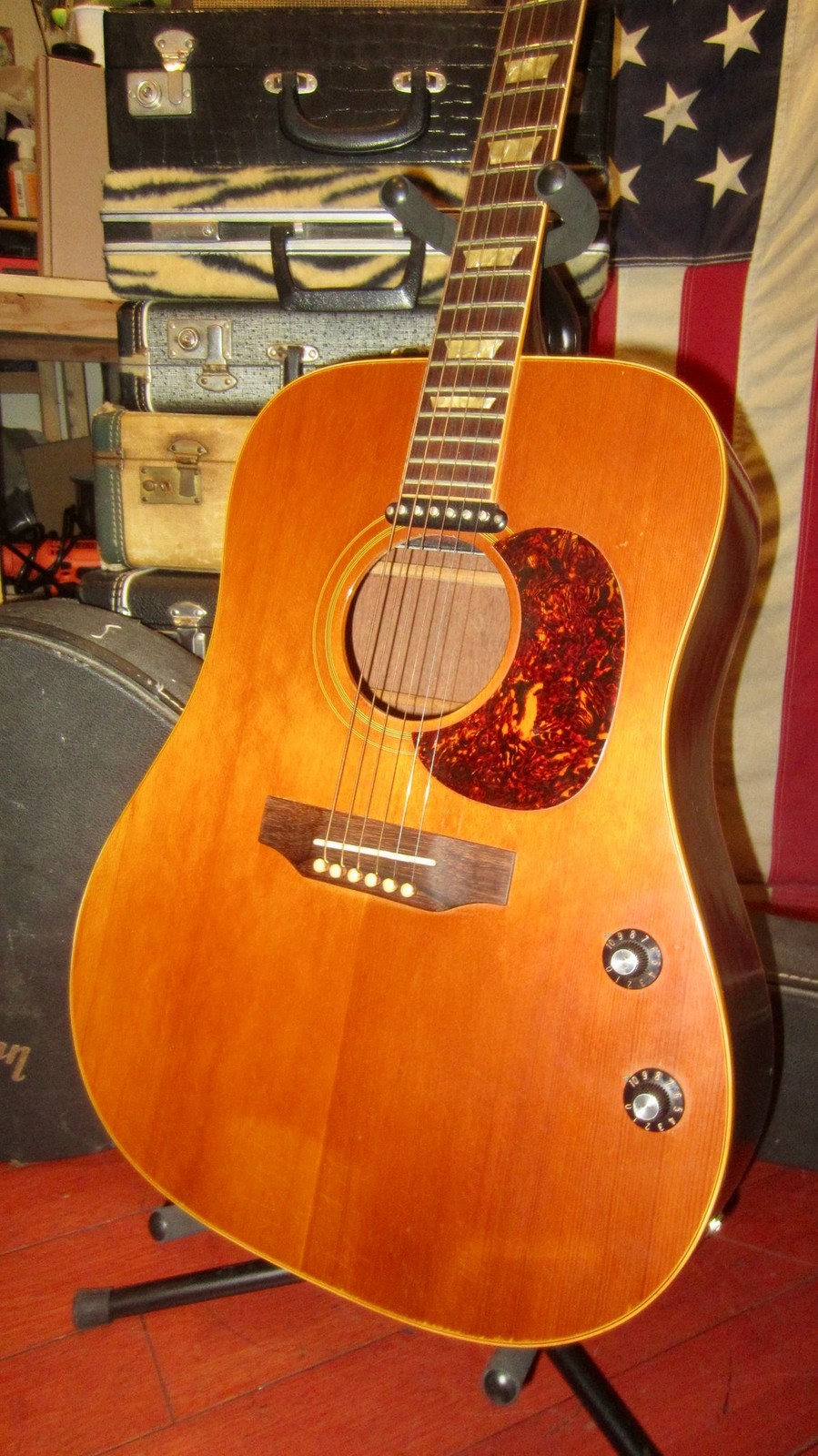 Vintage 1970 Gibson J-160E Natural With Original Hardshell Case