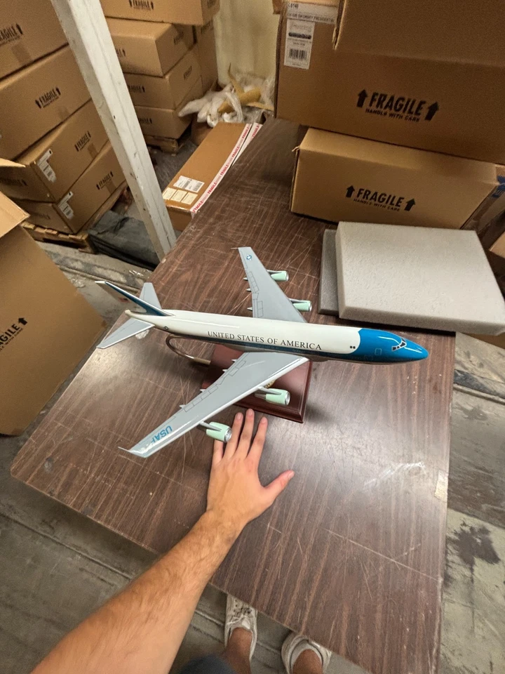 1/144 VC-25 空军 1 (747) 28000 — 第 2/4 张图片