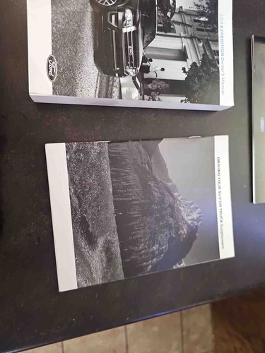 15 FORD EXPEDITION Owners Manual - Picture 5 of 5