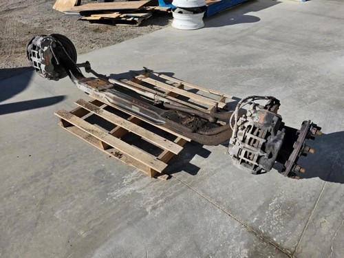 USED 2006 GM C4500 FRONT I BEAM AXLE 7000LB , 8 Lug, 19.5" Whl Size SHIPPED