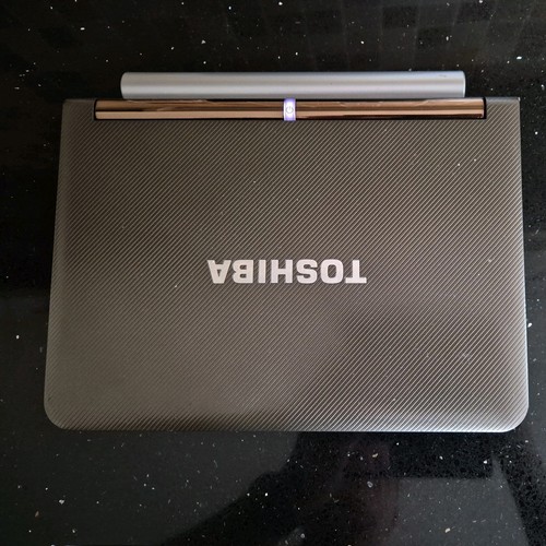 Toshiba NB200-11HNetbook Intel Atom Linux SSD - Picture 5 of 7