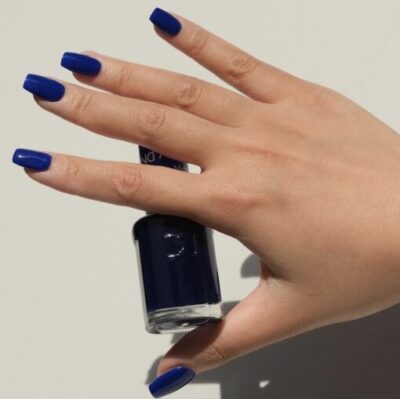 DND Soak Off Gel Polish and Nail Lacquer - 762 - Midnight Sapphire