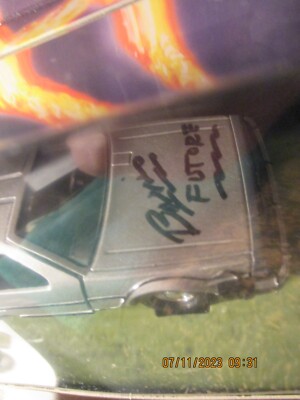 Corgi 1:36 Back to the Future Delorean Time Machine W/ Doc BROWN