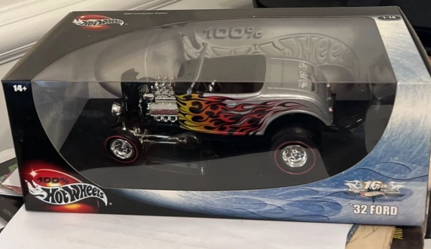 Hot Wheels 100% 16th 2002 Annual Convention '32 1932 Ford 1:18 w