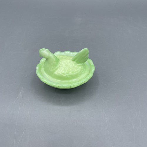 Westmoreland Hen On Nest Salt Cellar Green And White