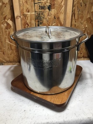 Bayou Classic 20 Quart Economy Stainless Steel Kettle Stock Pot with Domed Lid