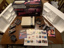 Nintendo NES Action Set Original Box 2 Controllers Gray Zapper Tested Working