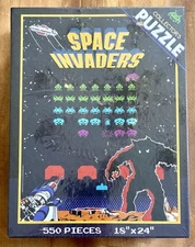 SPACE INVADERS COLLECTOR’S PUZZLE 18” x 24” VIDEO GAME ART 550 PIECES BRAND NEW