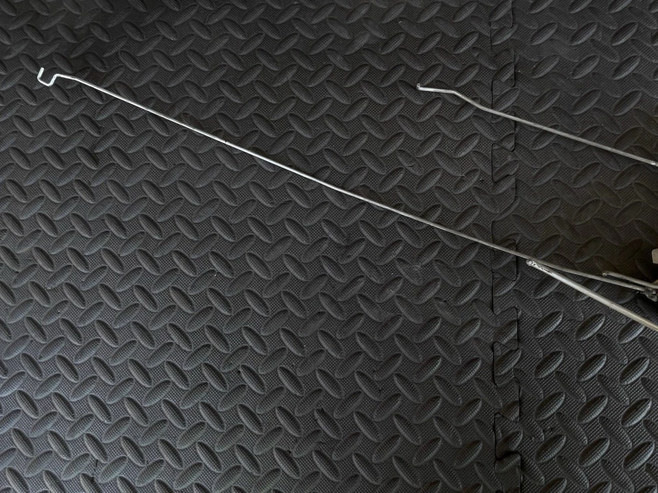 Actuador de cierre de puerta Toyota T100 93-98 pasajero lado derecho manual OEM Foto 3 de 4