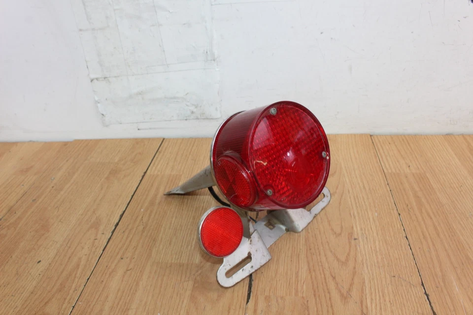 Yamaha DT250 1974 luz trasera/lámpara de luz de freno Foto 2 de 4