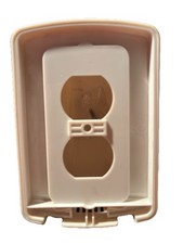 Safety 1st Outlet Cover with Cord Shorterner