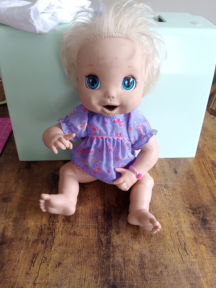 Hasbro 2006 Soft Baby Alive Doll Blonde Hair