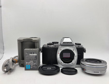 NEAR MINT S.C:2,056 Olympus OM-D E-M10 Mirrorles Camera W/14-42mm Lens JAPAN