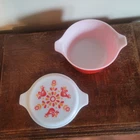 Pyrex 1-qt Friendship Birds Red Glass Casserole Dish Bowl White Lid MCM Folk Art