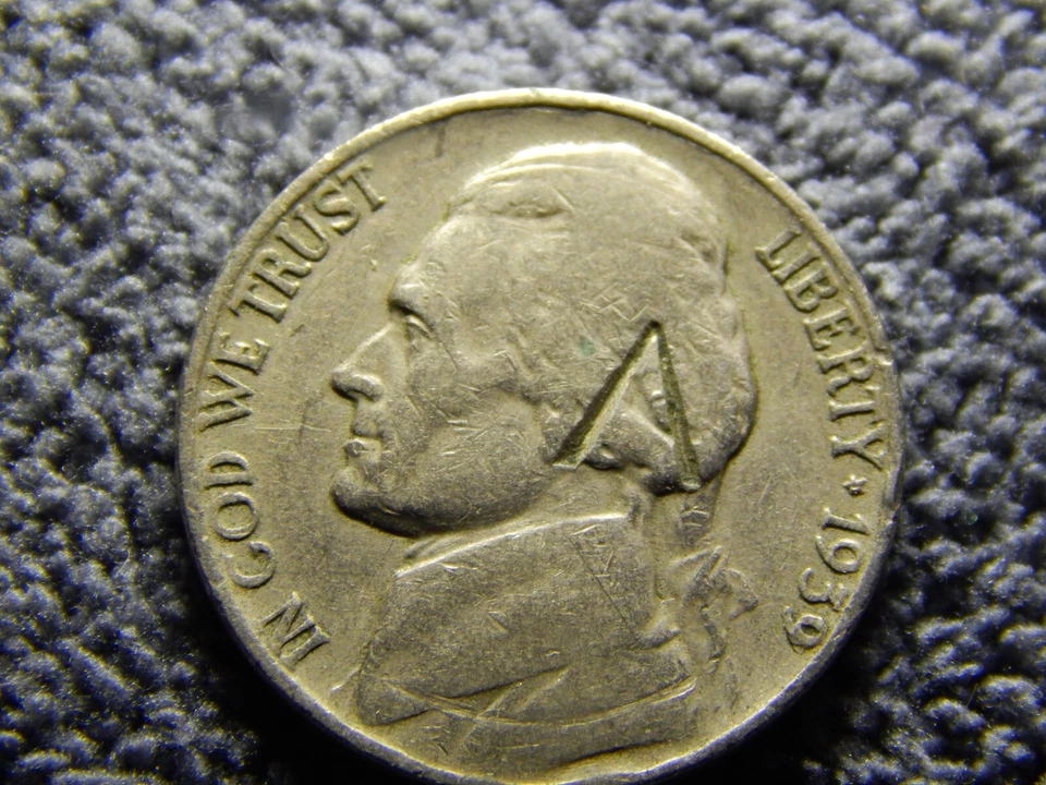 1939 Five Cents Mint Errors Counterstamp Double V strike Both Sides No Mint Mark - Image 3 of 4