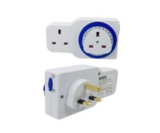 2 Gang 24 Hour 15 Minute Segment Timer UK Mains Plug In Switch With Extra Socket