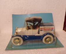 LOOK 1986 ERTL 1918 FORD RUNABOUT BANK  TRUE VALUE 1/25 DIE CAST DISPLAY