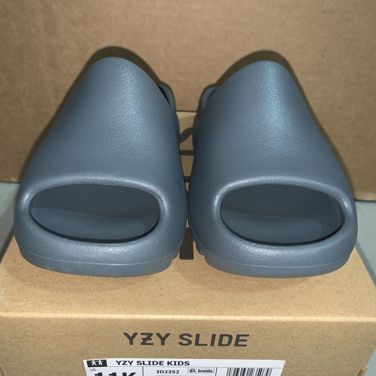 Adidas Yeezy Slide Slate Marine ID2352 Kids Size 11K BRAND Adidas Yeezy Slide Slate Marine ID2352 Kids Size 11K BRAND