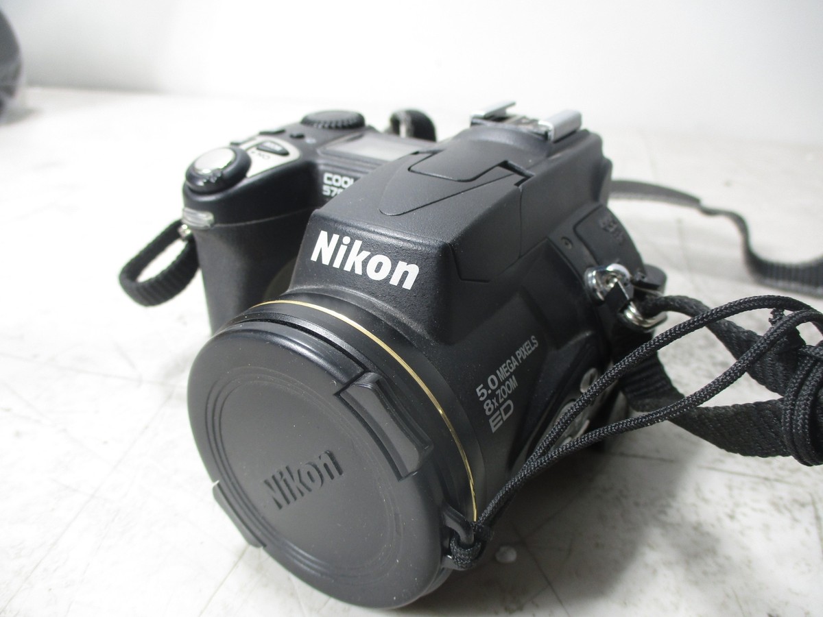 j84) Nikon Coolpix 5700 Digital Camera No Charger Or Battery 100