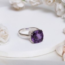 Purple Amethyst Solitaire Wedding band Ring 925 Sterling Silver Anniversary Ring