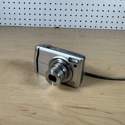 Fuji Finepix Digital FUJIFILM FinePix F40fd Compact Digital Camera