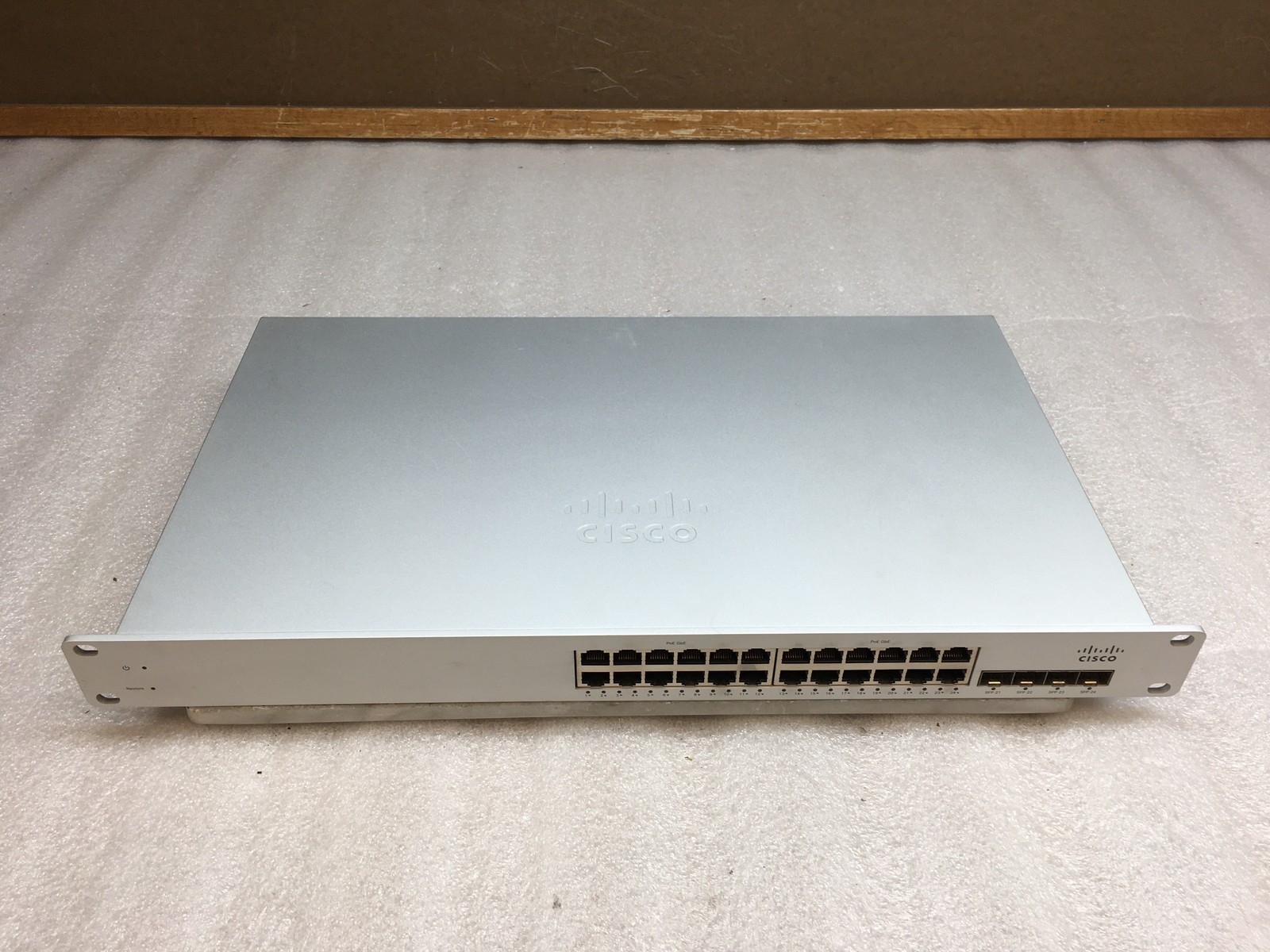 Cisco Meraki MS220-24P-HW 24-Port PoE GbE Switch w/4x SFP Port Unclaimed