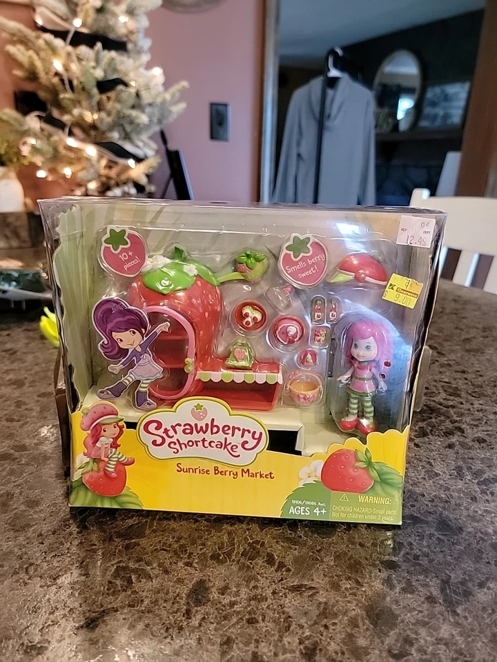 2009 Sunrise Berry Market Juego Fresa Pastel Mini Muñeca NUEVO Foto 4 de 4