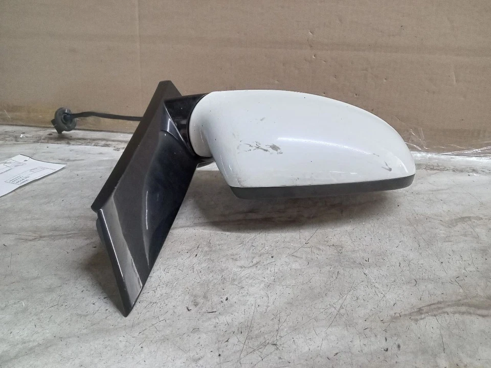 2013 - 2017 BUICK VERANO RIGHT PASSENGER SIDE VIEW MIRROR W/ BLIND SPOT ALERT - Image 2 of 4