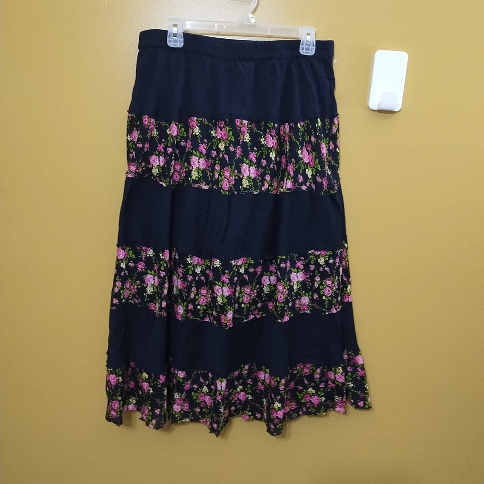 Maxi Falda Derek Corazón Negra Floral Algodón XL Boho Cottage Dobladillo Envejecido Foto 2 de 4