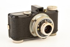 Herold Spartus 35F Model 400 35mm Bakelite Camera WORKS V26