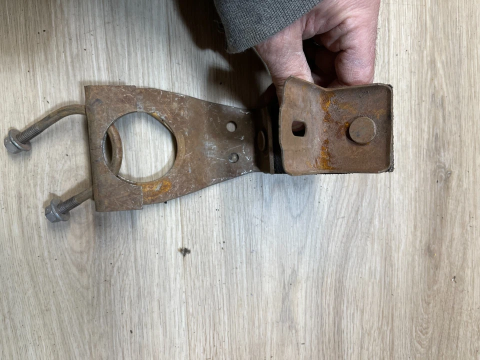 Cargador 1968 68-70 B-Body NOS Mopar 383 2,0" tubo de escape único suspensión 68-70 Foto 4 de 4