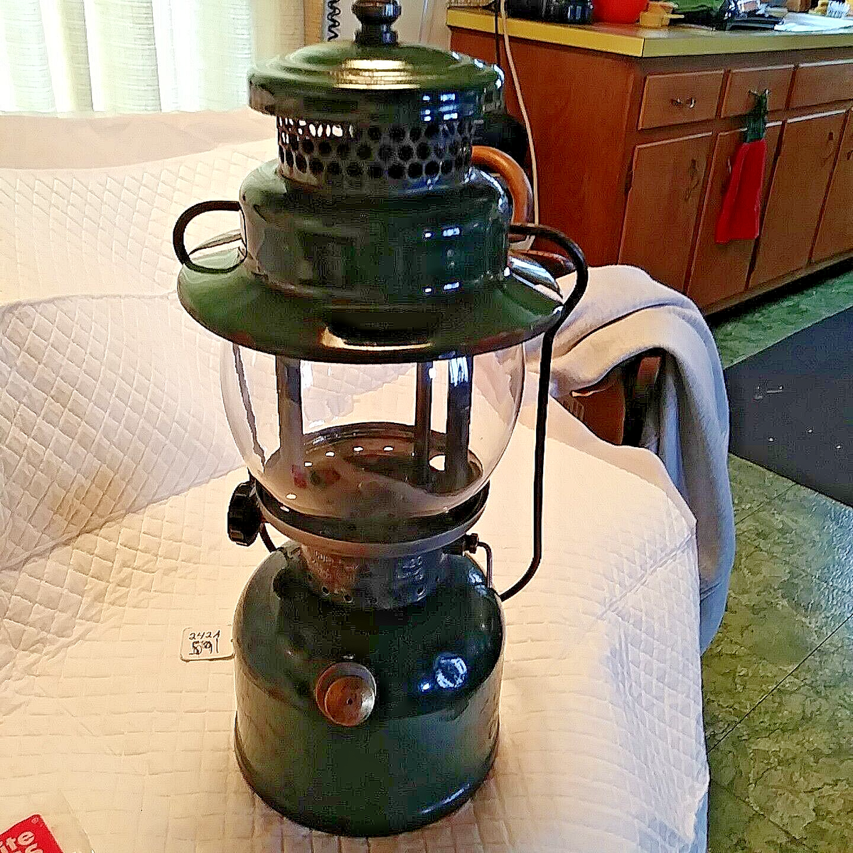 COLEMAN (75 YEAR OLD) LANTERN MODEL 242C SINGLE MANTLE DATED 8