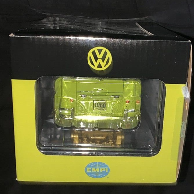 M2 MACHINES 2023 1/24 1960 VW EMPI MICROBUS DLX MODEL 1/750 GOLD