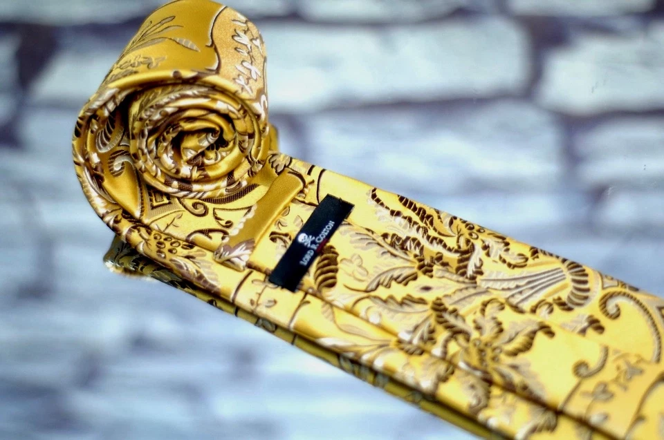 Gravata Lord R Colton Masterworks - Edição Limitada Gravata Dourada Bristol - Nova - Imagem 4 de 4