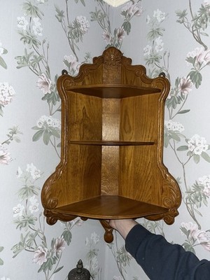 Vintage Eckregal aus massivem geschnitztem Holz 