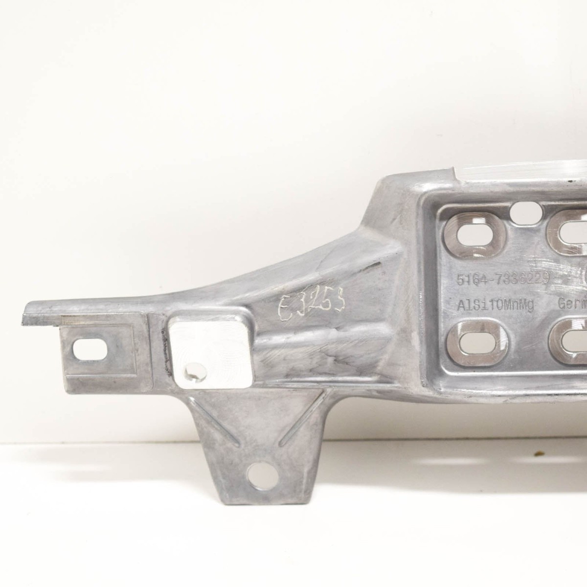 BMW i8 I12 Front Body Crosslink 51647336229 NEW GENUINE | eBay UK