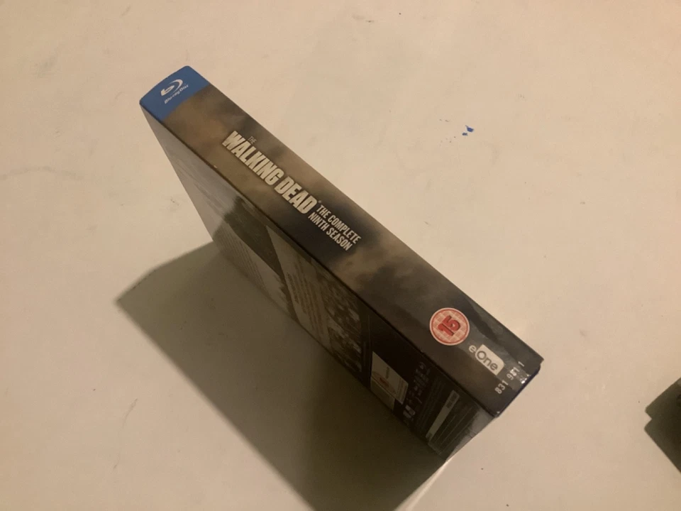 The Walking Dead Blu-ray Ninth Season Complete Box Set 6 Discs 15 Cert - Image 4 of 4