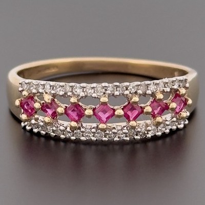 Cluster-Ring 9 kt Gelbgold Rubin & Diamant Größe V gepunzt