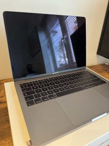 MacBook Pro i5 2.0GHz 13" (Late 2016) 256GB SSD - Picture 3 of 7