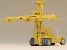 Walthers Cornerstone HO Scale Intermodal Vehicle Kit Kalmar Container Crane