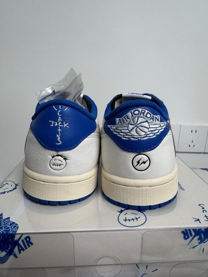 Tamanho 10.5 - Design de fragmento × Travis Scott x Air Jordan 1 retrô OG SP vela baixa.. - Imagem 3 de 4