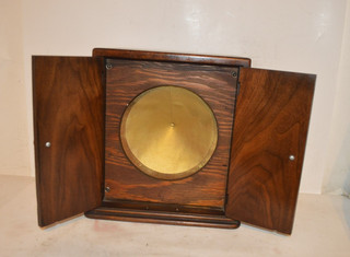 WORKING 1920's MAGNAVOX CONE SPEAKER IN SMALL CABINET WITH DOORS